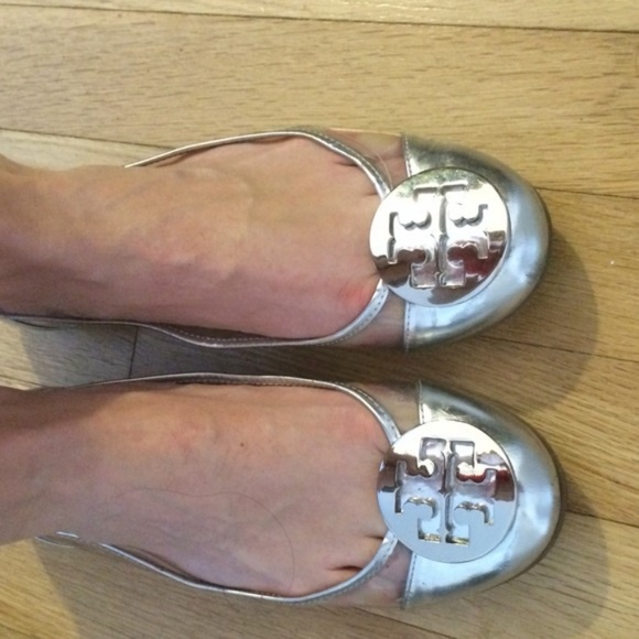 New Tory Burch Reva Audrey rare clear lucite silver logo medallion ballet flat - Picture 14 of 16